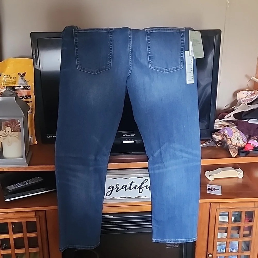 Jeans - Picture 1 of 2